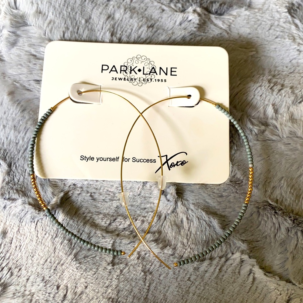 NWT-Grey/Gold Beaded loop earrings